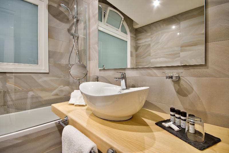 The British Suites Valletta Exterior foto
